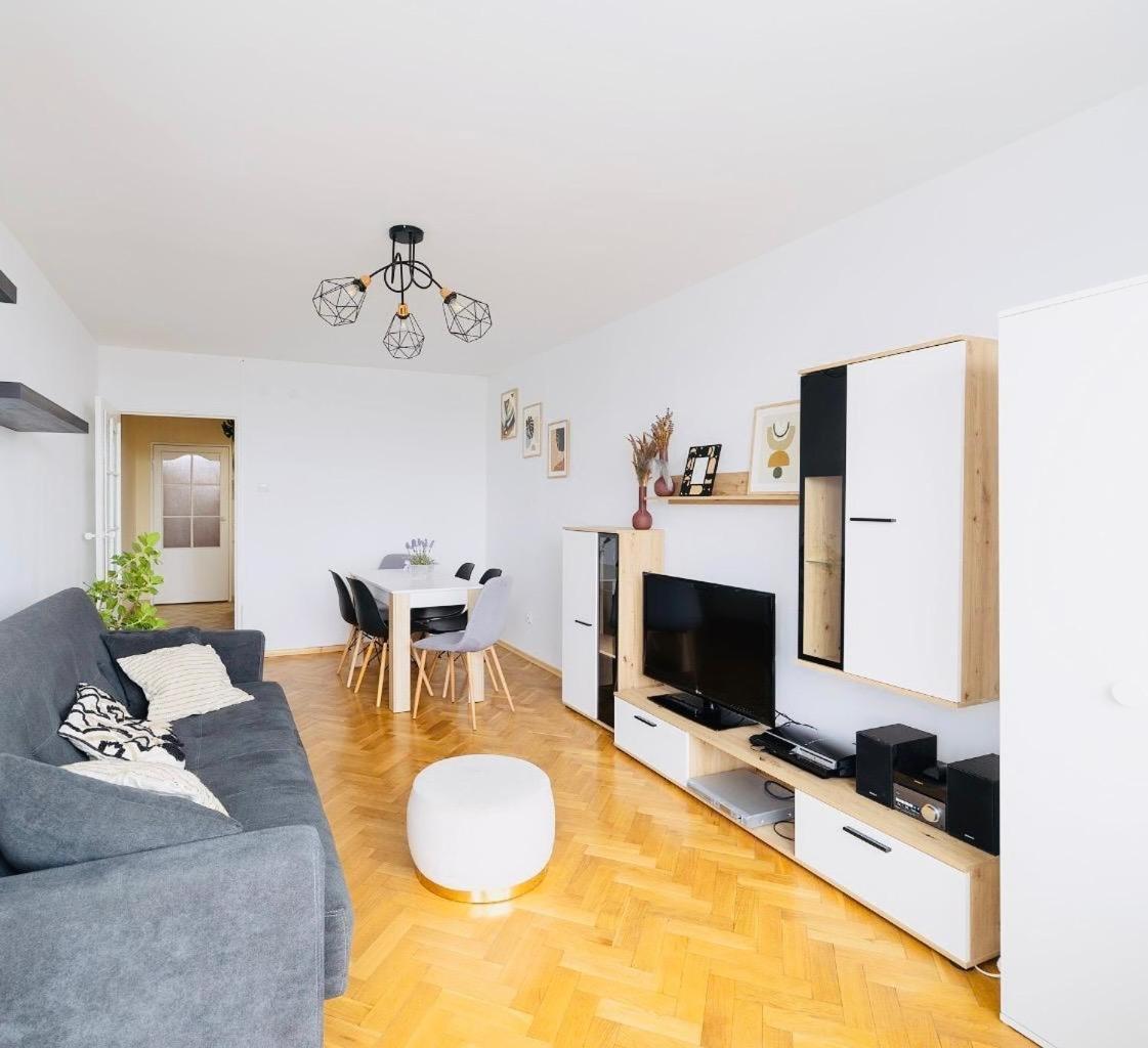 Apartament 2 Pokoje Blisko Morza 1500 Metrow W Gdanskuアパートメント エクステリア 写真